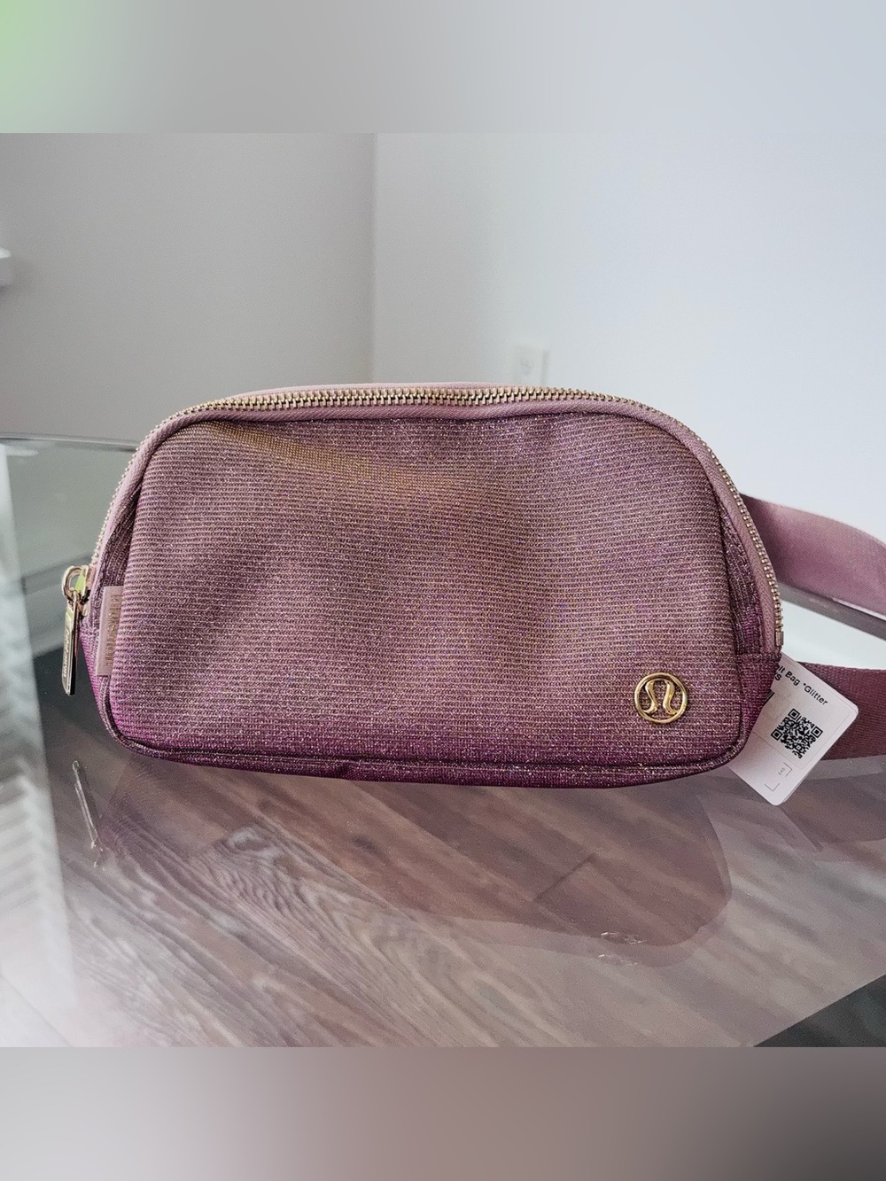 LULULEMON NWT Everywhere Belt Bag 1L Glitter Pink Champagne - Picture 2 of 9